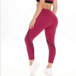 All in your head active leggings in wine :)